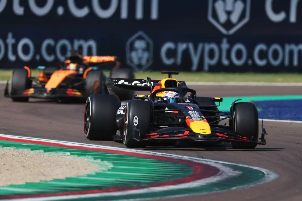Oscar Piastri, McLaren, Max Verstappen, Red Bull Racing