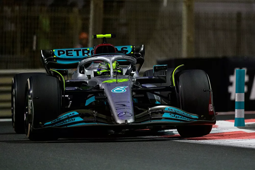 Lewis Hamilton, Mercedes W13