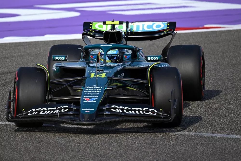 Aston Martin teams up with Meccano for 1:8-scale F1 model for the 2026 ...