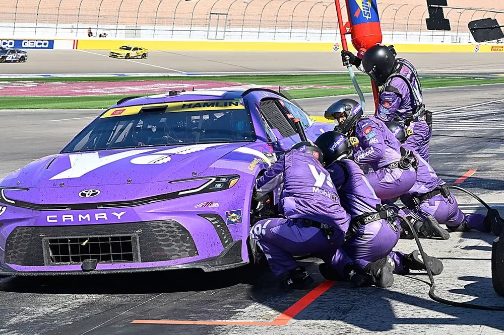 Denny Hamlin, Joe Gibbs Racing, Yahoo! Toyota Camry