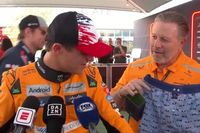 V&iacute;deo: Norris hace la pole y le regalan unos calzoncillos