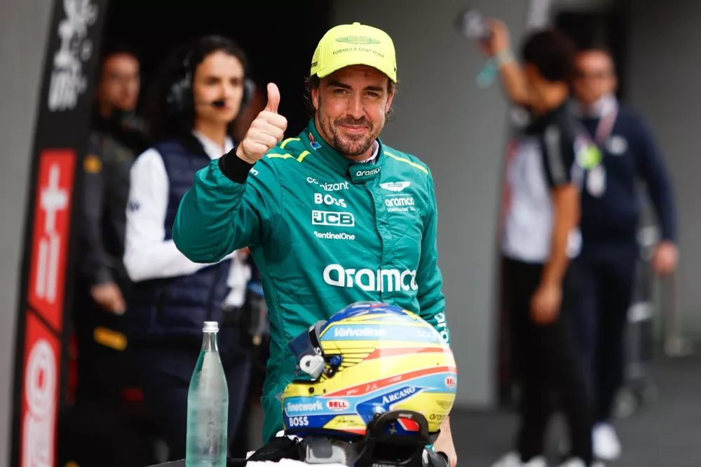 Fernando Alonso, Aston Martin F1 Team, dans le Parc Fermé