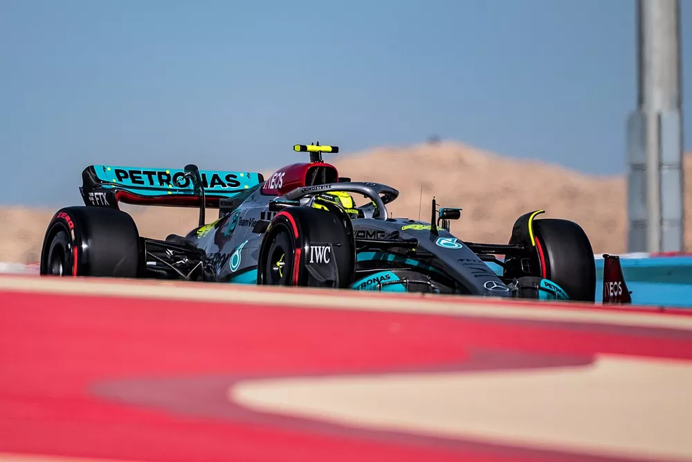 Lewis Hamilton, Mercedes W13
