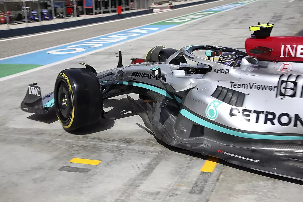 Detalle lateral del Mercedes W13
