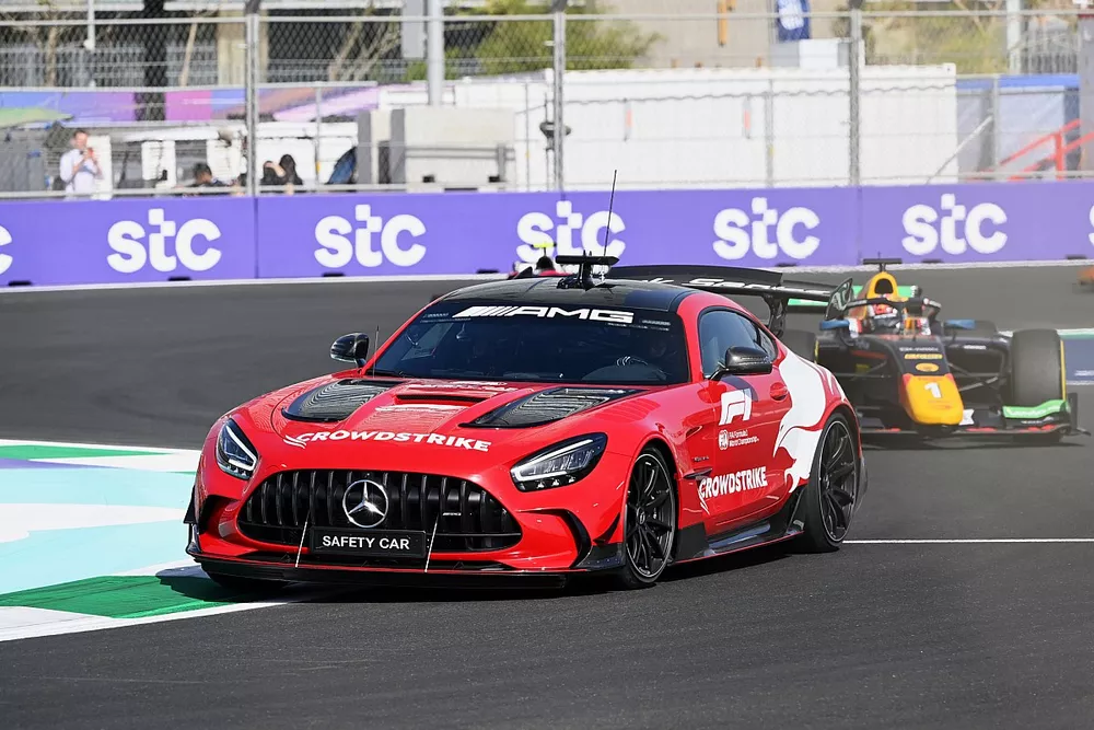 The Safety Car leads Dennis Hauger, Prema Racing 