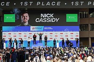 E-Prix Berlín: Manifestantes retrasan la carrera y Cassidy gana