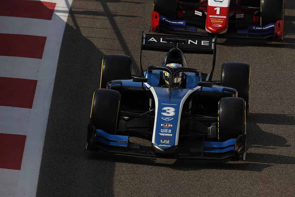 Guanyu Zhou, Uni-Virtuosi Racing 