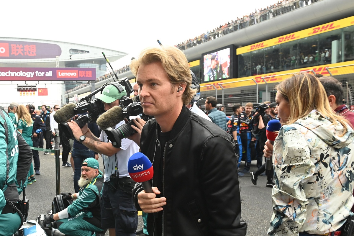 Nico Rosberg details painful six-figure bill from infamous 2016 Lewis Hamilton crash
