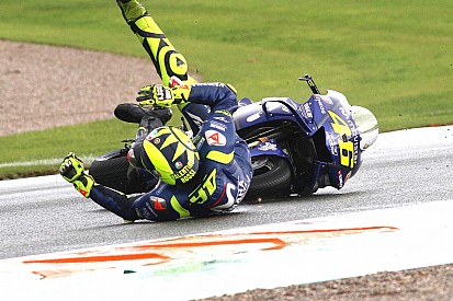 Rossi de nouveau à terre après avoir lutté pour la victoire
