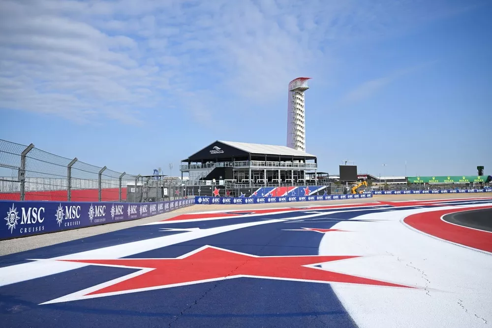 Circuit detail and trackside branding