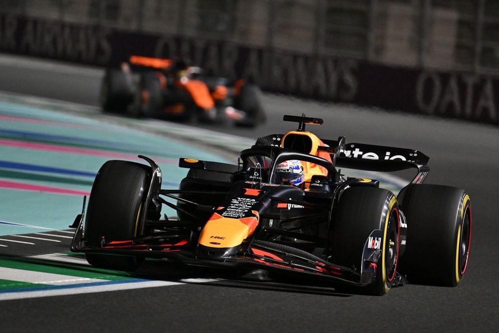 Oscar Piastri, McLaren, Max Verstappen, Red Bull Racing