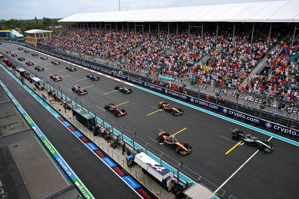 Lando Norris, McLaren, Oscar Piastri, McLaren, Andrea Kimi Antonelli, Mercedes