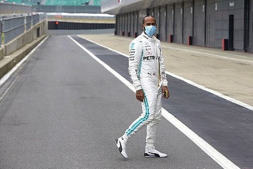 Hamilton apunta ahora contra la tauromaquia