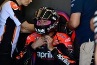 Espargar&oacute; defiende la radio en MotoGP: "Es bueno para el espect&aacute;culo"