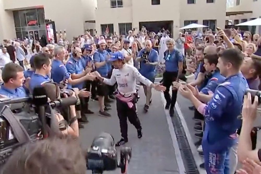 Homenaje de Alpine a Alonso en Abu Dhabi