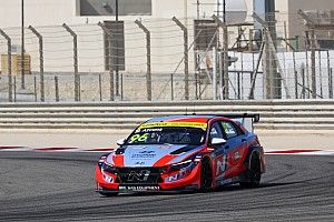 WTCR Bahrein: Azcona se acerca al título tras ganar