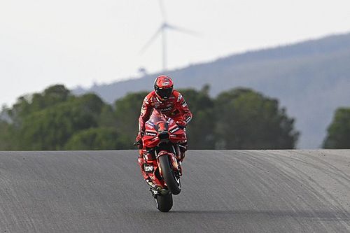 Bagnaia no se da por campe&oacute;n despu&eacute;s de dominar los test