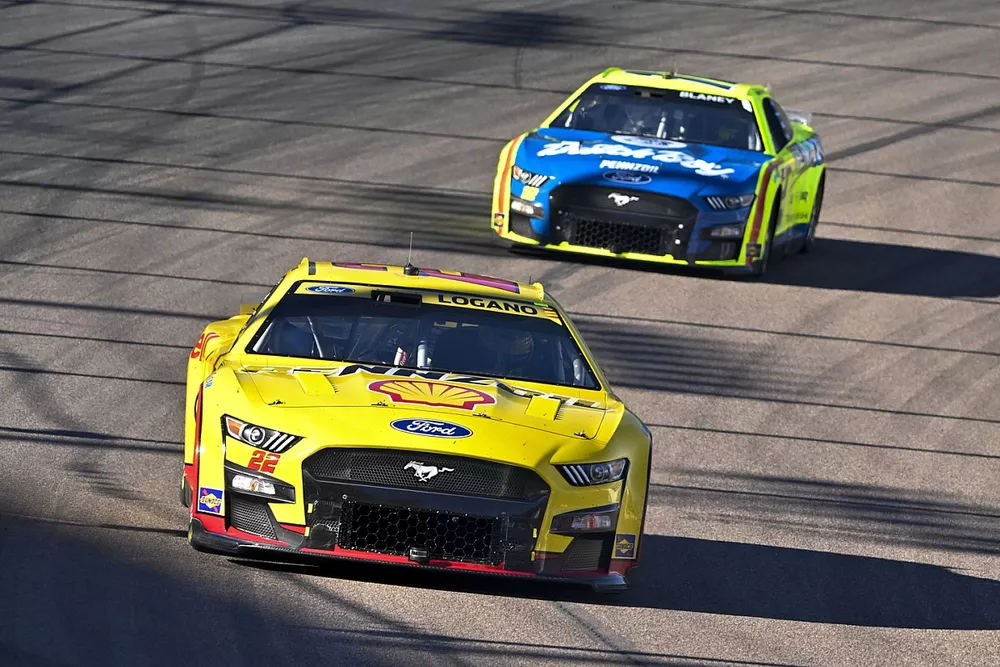 Joey Logano, Team Penske, Shell Pennzoil Ford Mustang