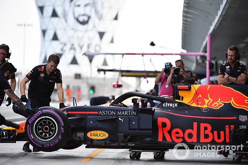 У Red Bull пояснили, чому покажуть новий болід спільно з Mercedes
