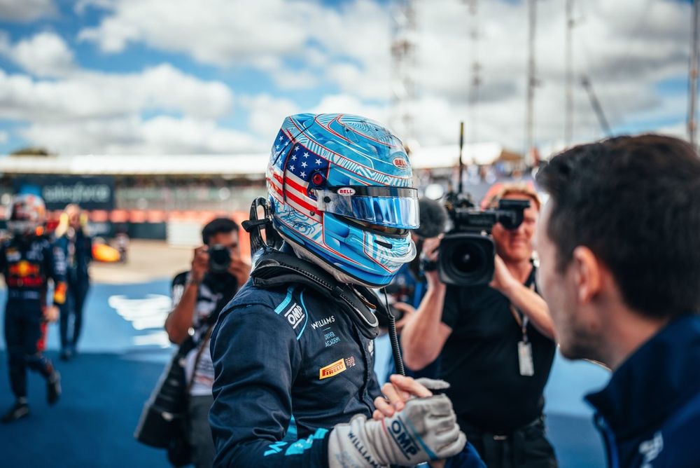 Race winner Logan Sargeant, Carlin