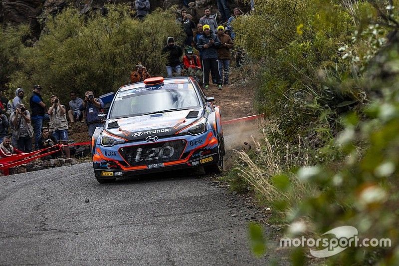 Iv&aacute;n Ares, David V&aacute;zquez, Hyundai