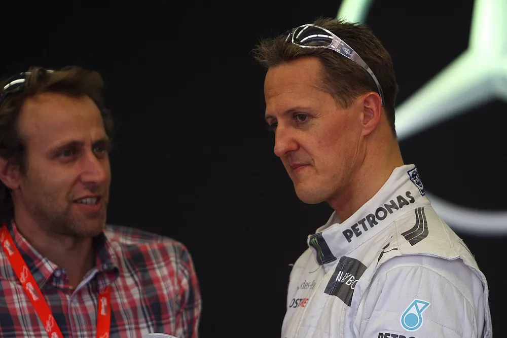 Luca Badoer y Michael Schumacher, Mercedes AMG F1
