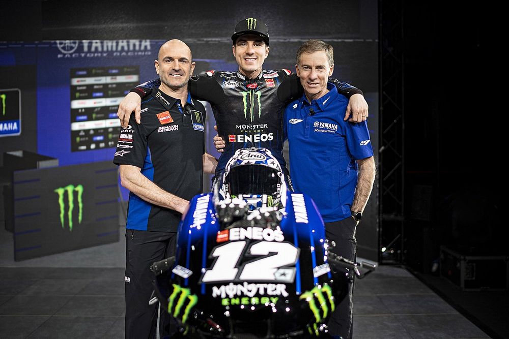 Massimo Meregalli, director del equipo Yamaha oficial de MotoGP, Maverick Viñales, Yamaha Factory Racing, Lin Jarvis, director general de Yamaha en MotoGP