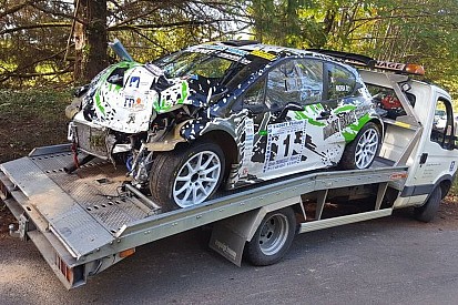 Dramma al Rally di Sarlat: Mora muore contro un albero