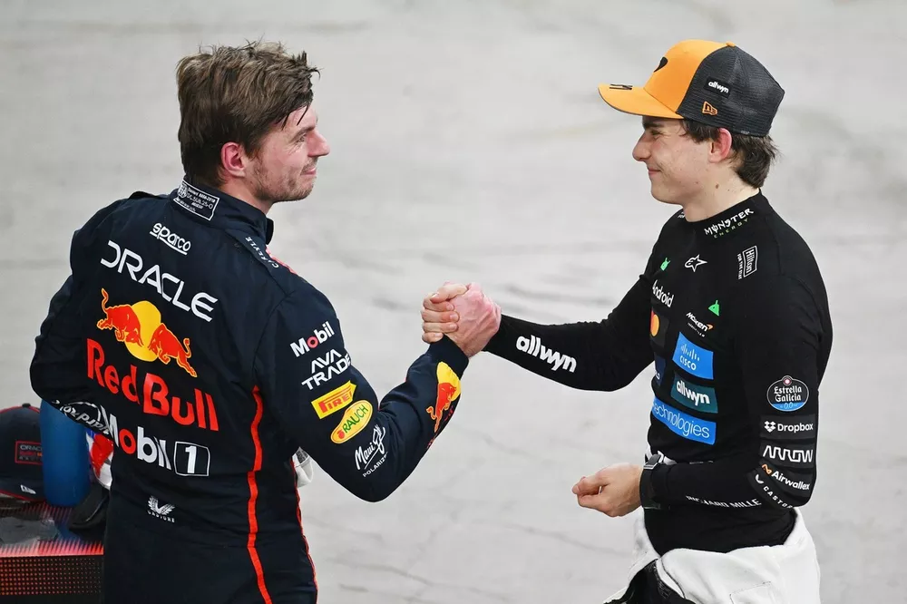Oscar Piastri, McLaren, Max Verstappen, Red Bull Racing