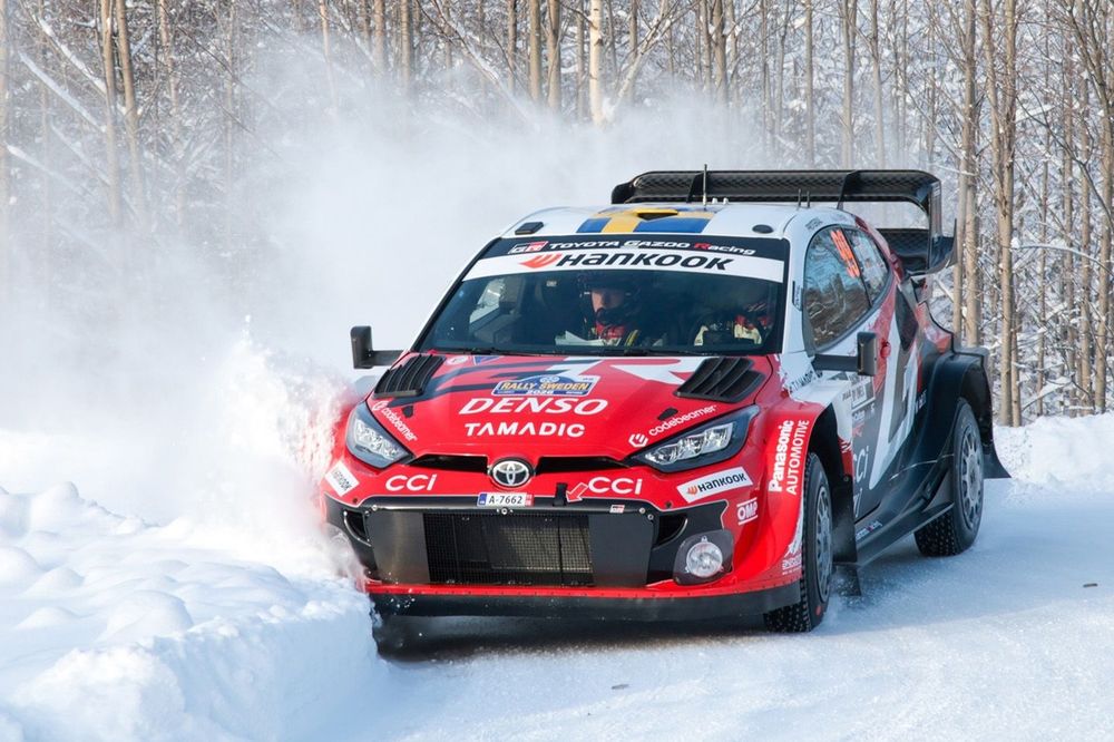Oliver Solberg, Elliott Edmondson, Toyota Gazoo Racing WRT Toyota GR Yaris Rally1