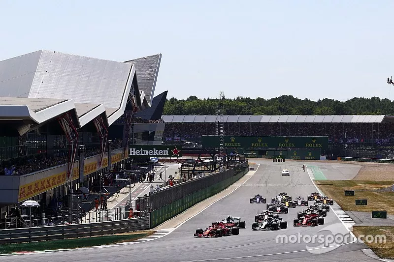 Salida: Sebastian Vettel, Ferrari SF71H en cabeza