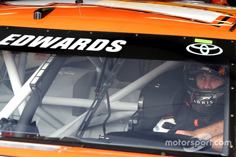 Edwards' winning streak ends as Earnhardt's steering wheel comes off