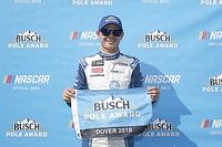 Kyle Larson toma la pole en Dover y Suárez el séptimo