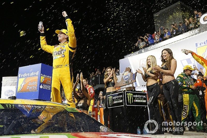 Kyle Busch, Joe Gibbs Racing, Toyota Camry M&M's