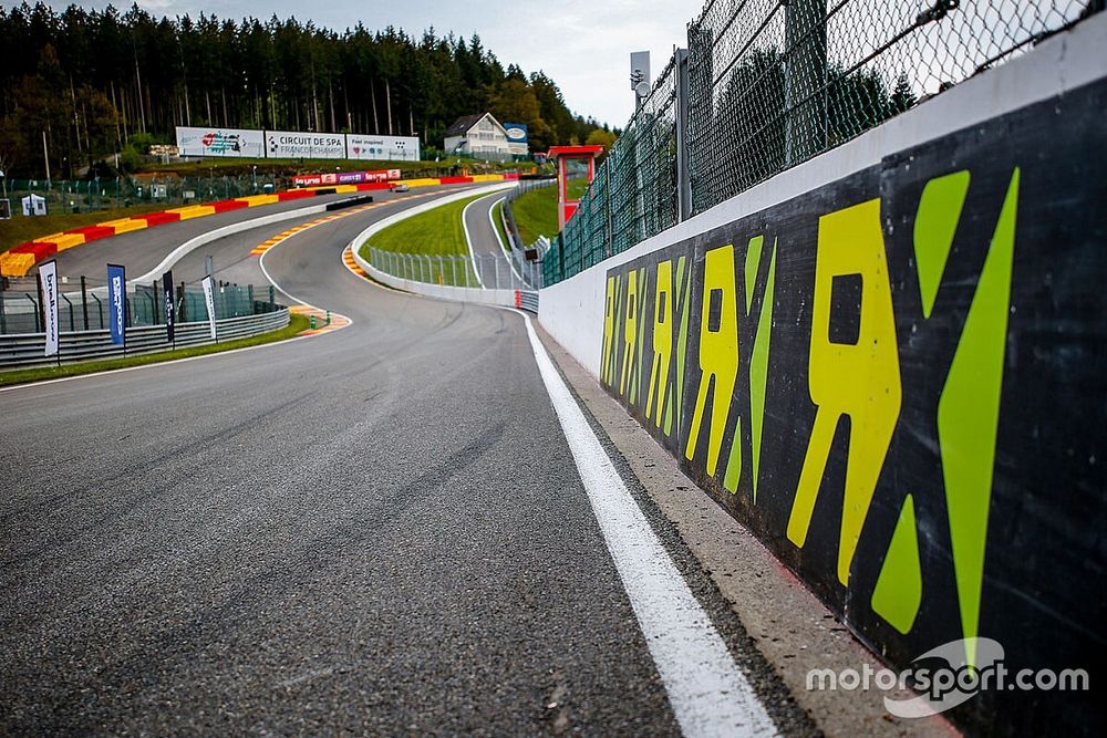 Atmosphere at Eau Rouge