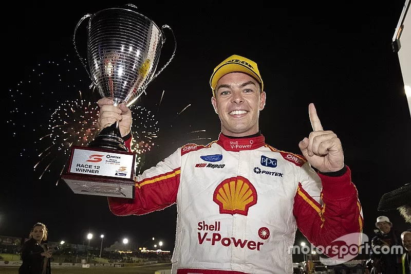 Race winner Scott McLaughlin, DJR Team Penske

