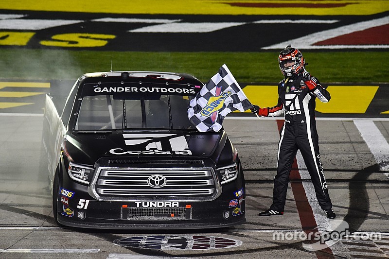Kyle Busch takes dominant Truck win at Las Vegas