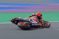 V&iacute;deo: primera ca&iacute;da de M&aacute;rquez en el mundial, sin consecuencias