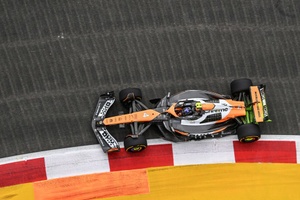 F1 マクラーレン メンセデス リア ホイール lando-norris-mclaren-mcl38.jpg
