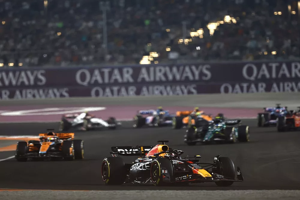 Max Verstappen, Red Bull Racing RB19, Oscar Piastri, McLaren MCL60, Fernando Alonso, Aston Martin AMR23