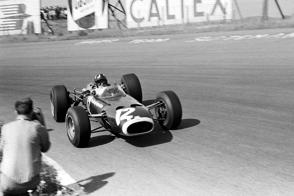Graham Hill, BRM P261