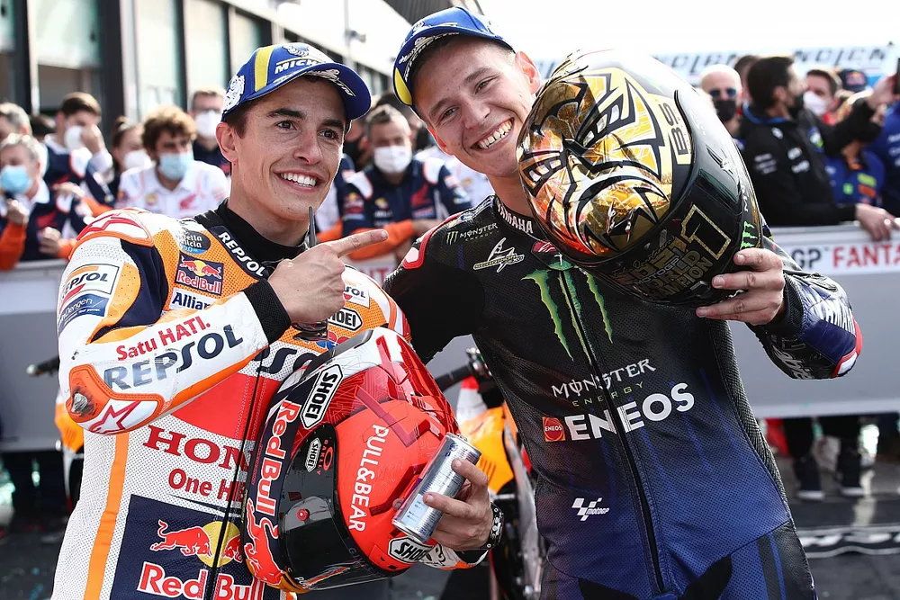 Marc Marquez, Repsol Honda Team, avec le Champion du monde Fabio Quartararo, Yamaha Factory Racing