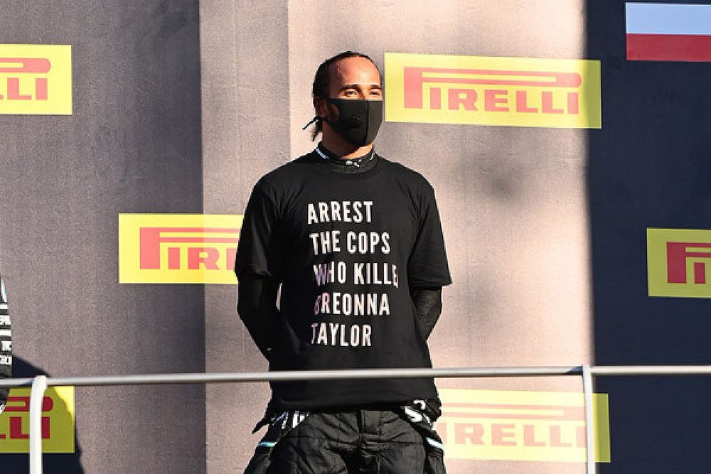 Podio: segundo lugar Valtteri Bottas, Mercedes-AMG F1, ganador Lewis Hamilton, Mercedes-AMG F1