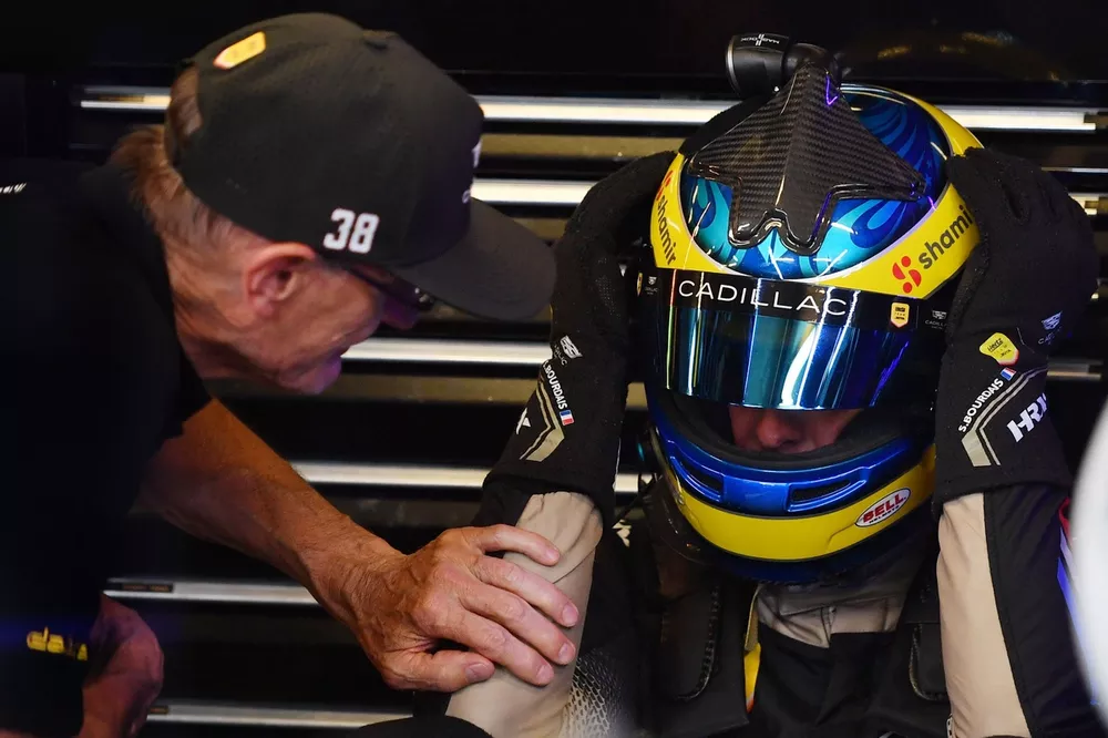 Sebastien Bourdais, Cadillac Racing Team Jota, r&eacute;confort&eacute; par son p&egrave;re Patrick Bourdais