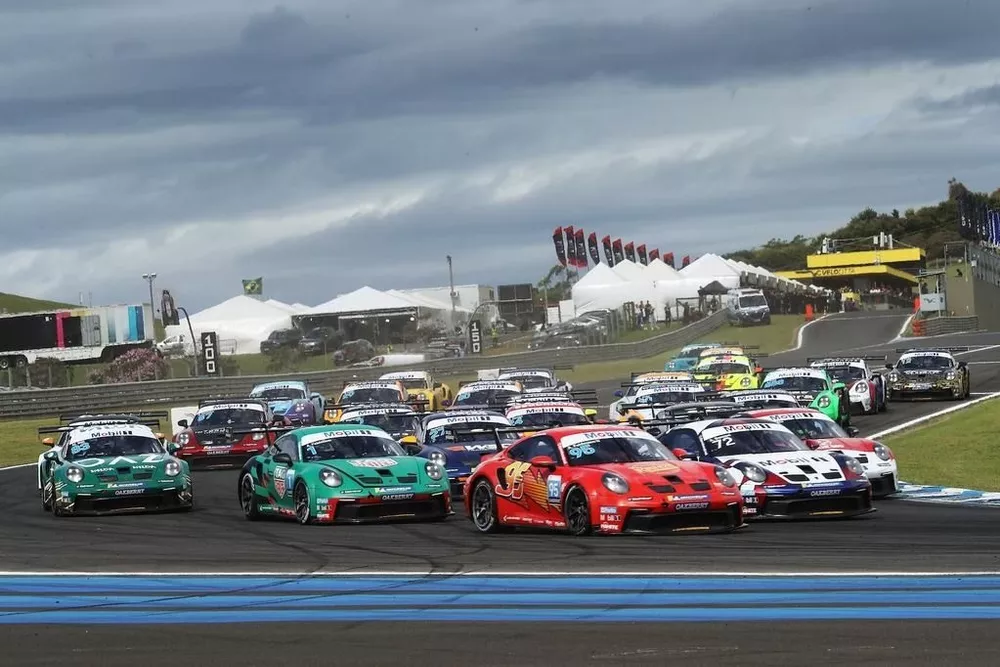 466330_1205551_2025_porsche_992__carrera__race_1_2_et_velocitta__6__web_