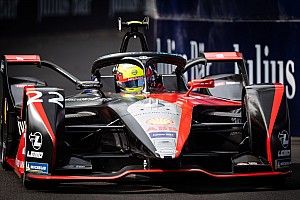 Rowland najszybszy, kraksa Ma