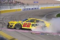 Logano gana en Las Vegas y definir&aacute; el t&iacute;tulo de NASCAR Cup