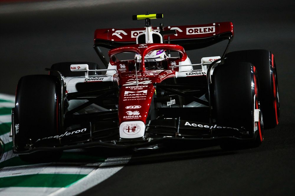 Zhou Guanyu, Alfa Romeo C42