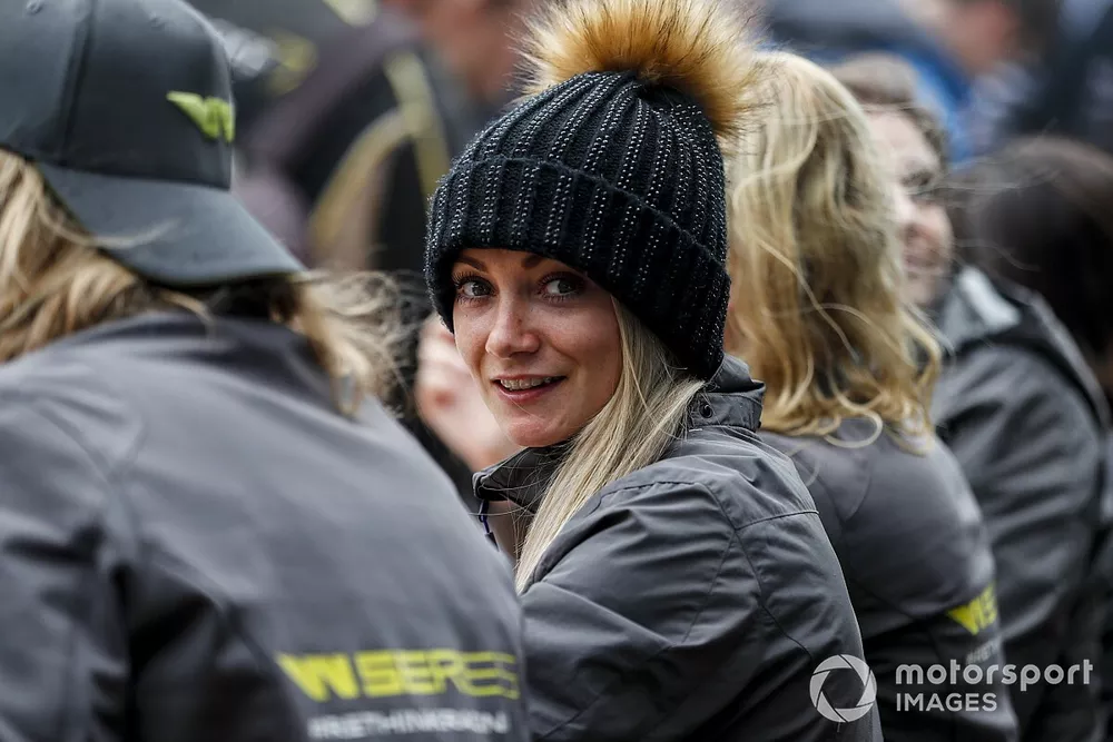 Jessica Hawkins at the drivers autograph session