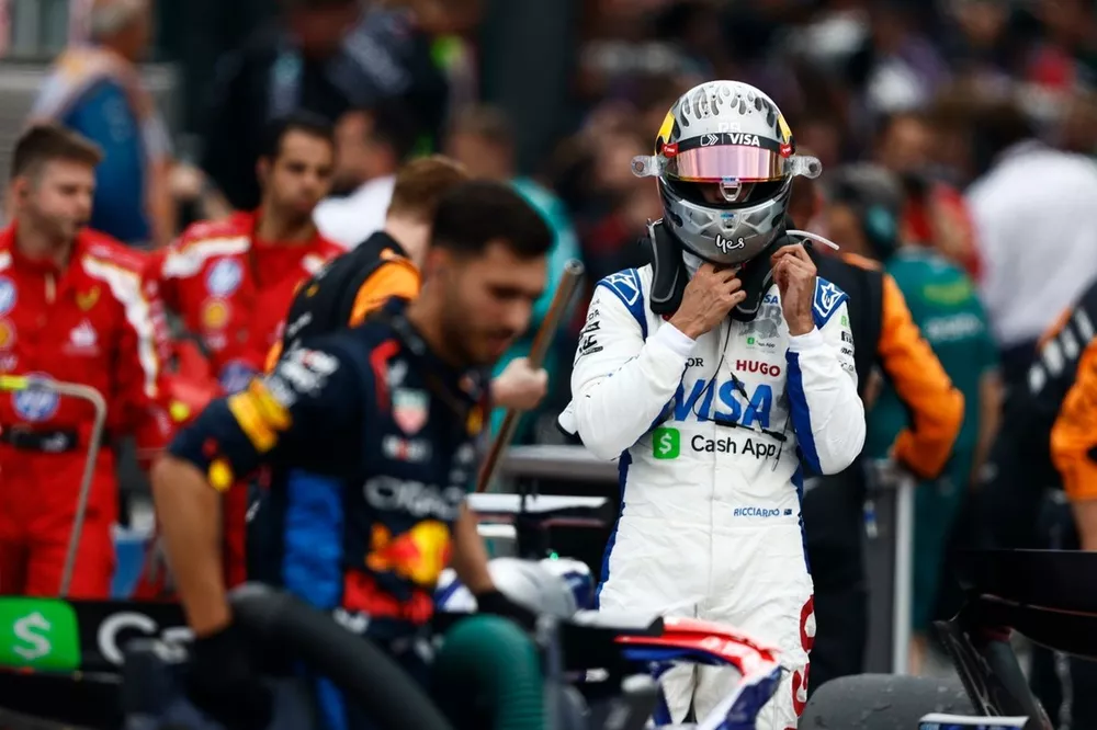 Daniel Ricciardo, Visa Cash App RB F1 Team, in Parc Ferme after the race